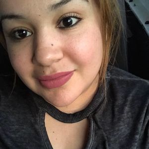 Meet your Posher, Priscila